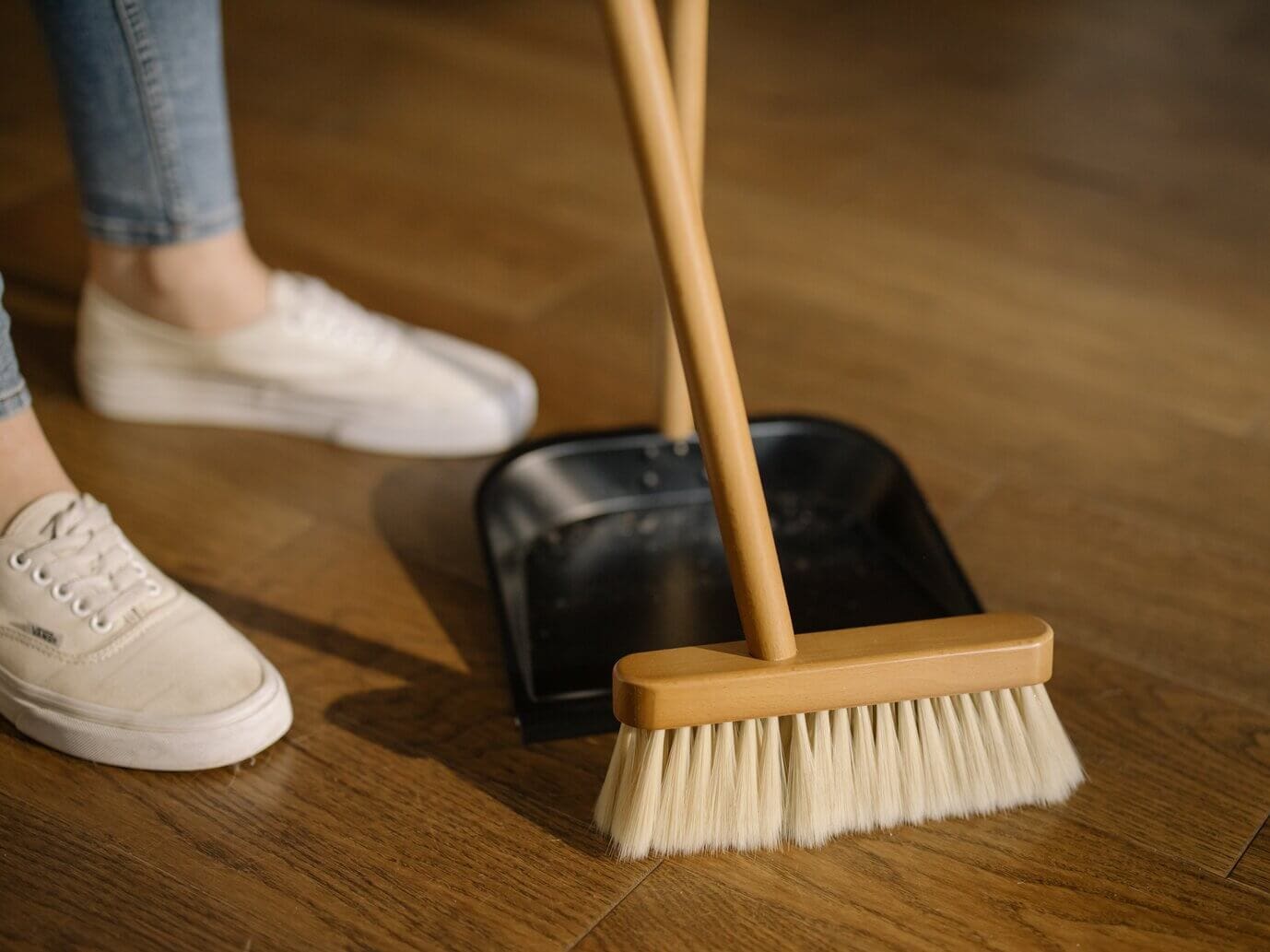 Our TOP SECRET Tips To Help You Clean Your Apartment Efficiently
