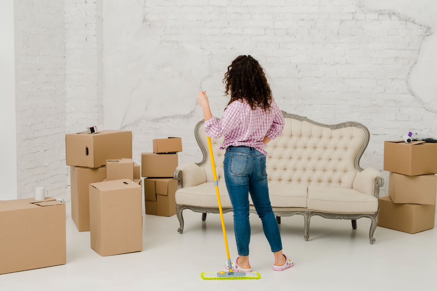 Benefits of Professional Move-In and Move-Out Cleaning